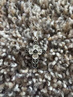 MD Sterling Silver 925 Marcasite and Clear Stone Vintage Style Cross Pendant Nec